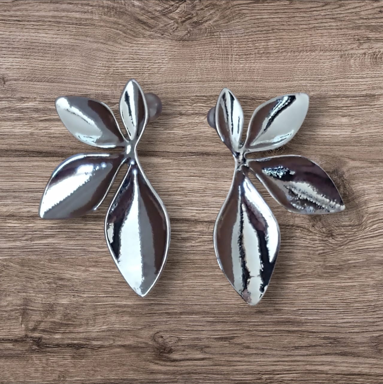 aretes de media flor